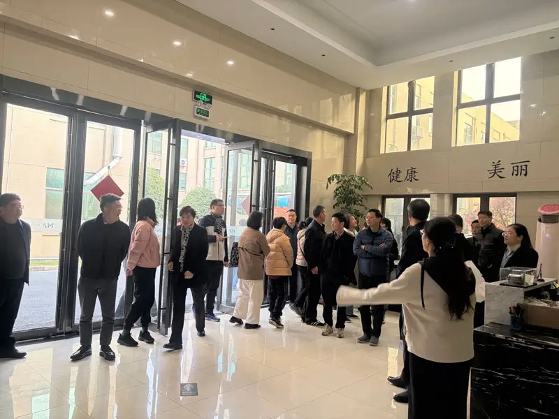 Senior Officials Endorse MACY-PAN hyperbaric oxygen chamber