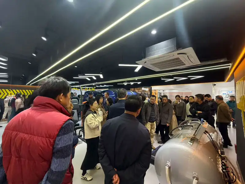 Senior Officials Endorse MACY-PAN hyperbaric oxygen chamber