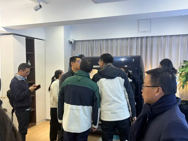 Senior Officials Endorse MACY-PAN hyperbaric oxygen chamber