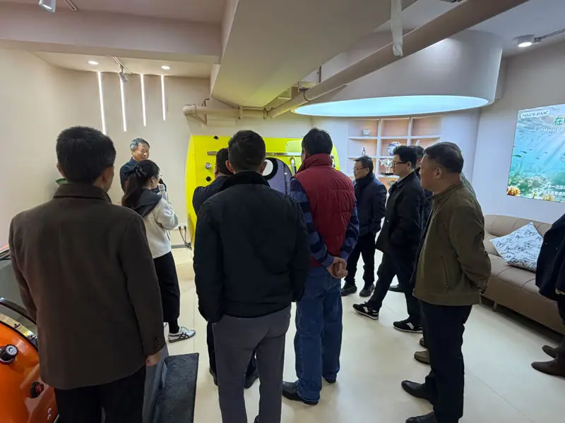 Senior Officials Endorse MACY-PAN hyperbaric oxygen chamber