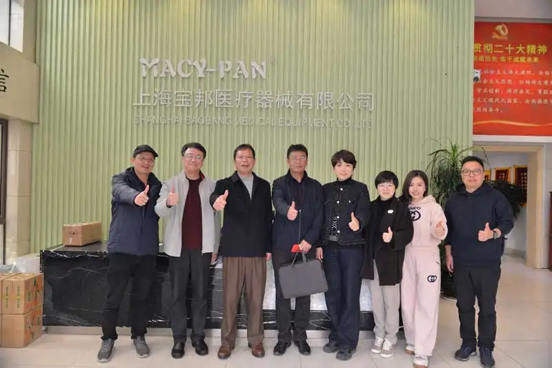 Meteorologists Visit the MACY-PAN Home Hyperbaric Oxygen Chamber