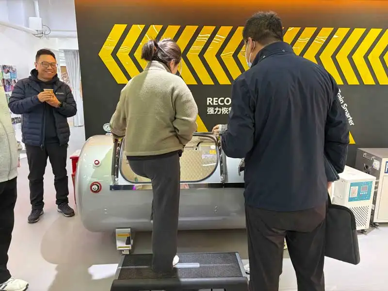 Meteorologists Visit the MACY-PAN Home Hyperbaric Oxygen Chamber